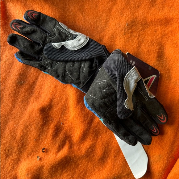 Fly Racing Gloves - Picture 3 of 3